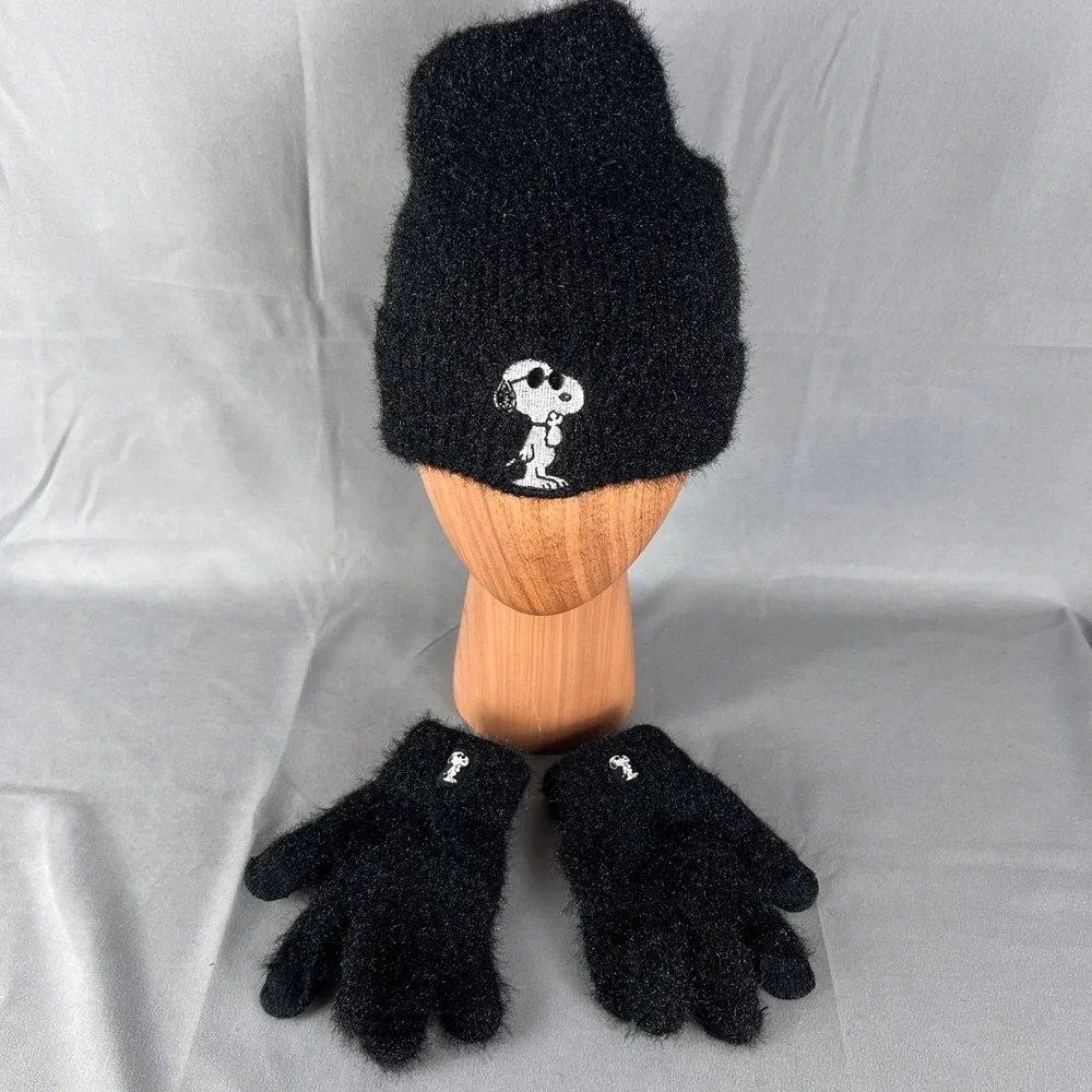 Peanuts Beanie Hat Gloves Set Kids One Size Knit Black Snoopy Winter Warm